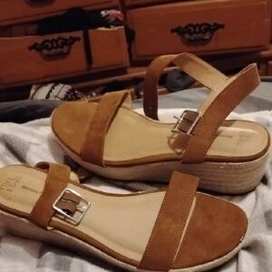 Life Stride Tan Wedge Sandals